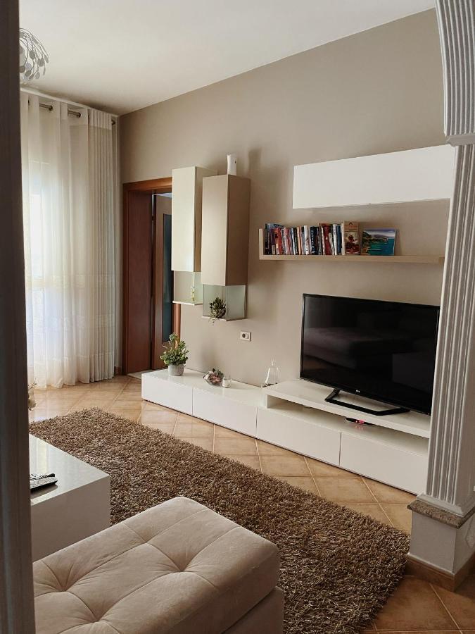 Sunkissed Centre Apartment Vlorë Екстериор снимка