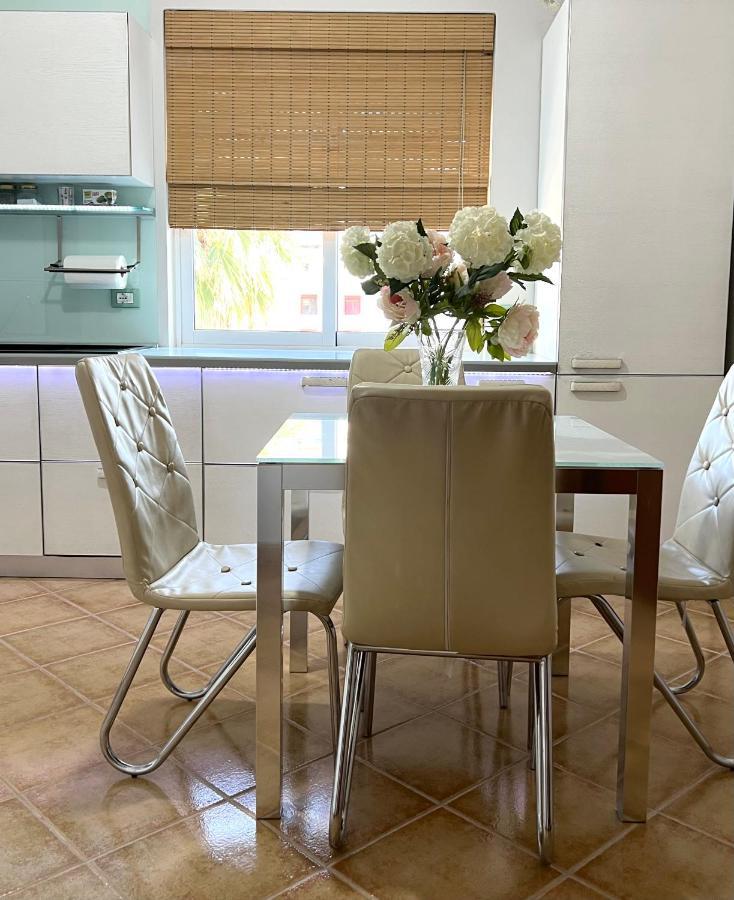 Sunkissed Centre Apartment Vlorë Екстериор снимка