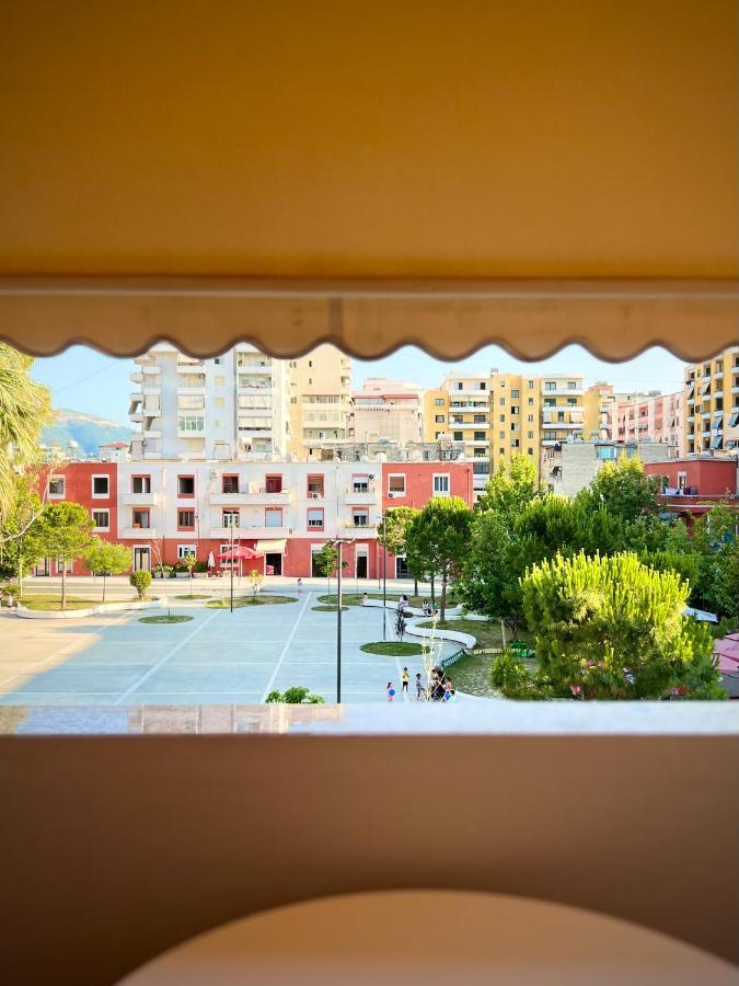 Sunkissed Centre Apartment Vlorë Екстериор снимка