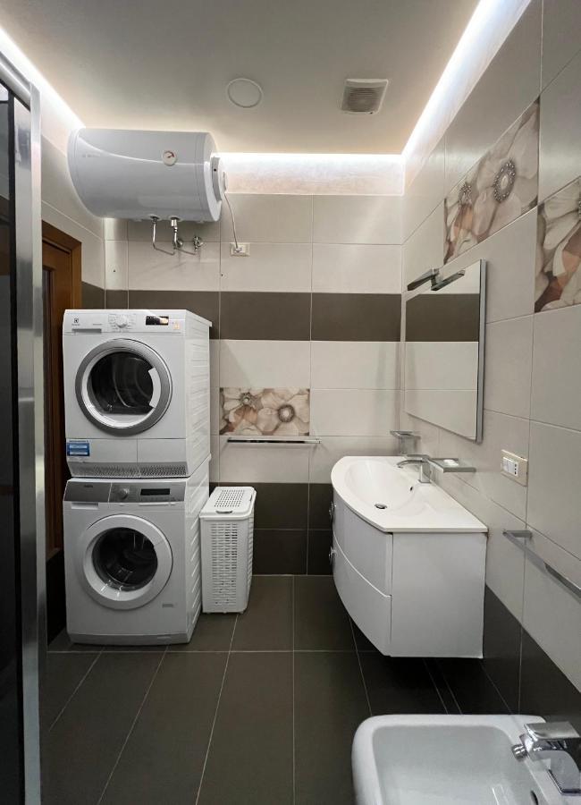 Sunkissed Centre Apartment Vlorë Екстериор снимка